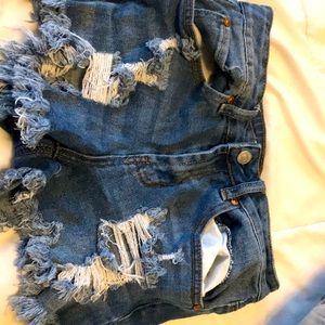 Dark blue ripped shorts brand (Almost famous)